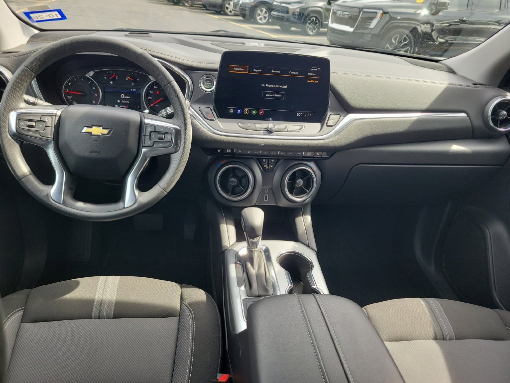 Used 2025 Chevrolet Blazer LT FWD image 11
