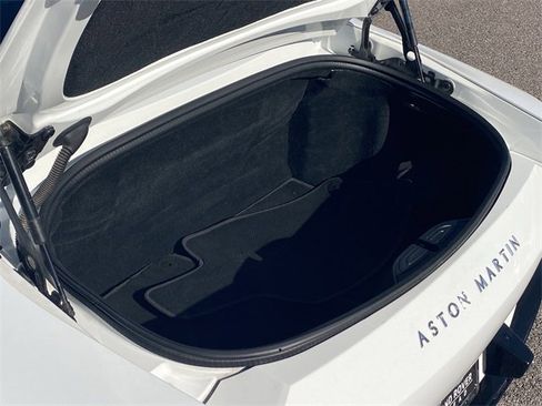 Used 2022 Aston Martin V8 Vantage Roadster image 30