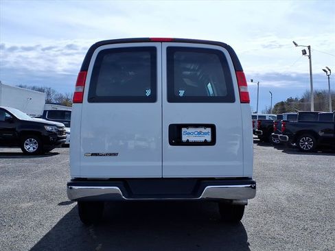 Used 2024 Chevrolet Express 2500 w/ Driver Convenience Package image 5