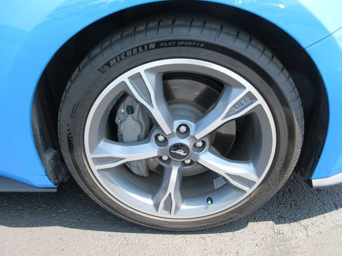 Used 2022 Ford Mustang GT Premium w/ Equipment Group 401A RWD image 9