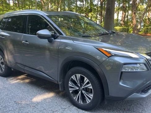 Used 2021 Nissan Rogue SV w/ Premium Package FWD image 2