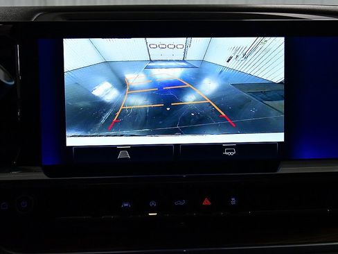 Used 2022 Chevrolet Silverado 1500 LT image 25