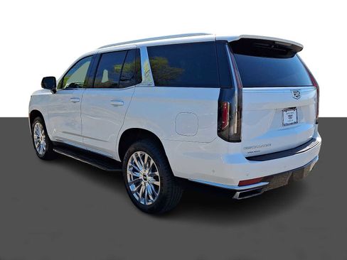 Used 2023 Cadillac Escalade Premium Luxury AWD/4WD image 4