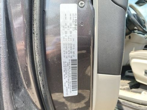 Used 2019 Chrysler Pacifica Limited w/ Advanced Safetytec Group FWD image 33