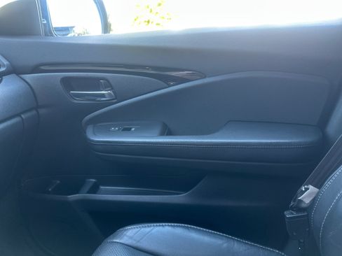 Used 2016 Honda Pilot Elite image 22