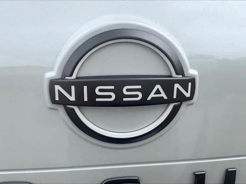 New 2026 Nissan Rogue Platinum image 8