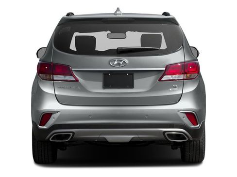 Used 2017 Hyundai Santa Fe SE image 5