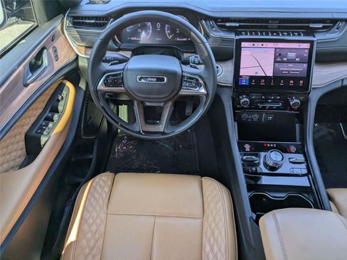 Certified 2025 Jeep Grand Cherokee Summit AWD/4WD image 19