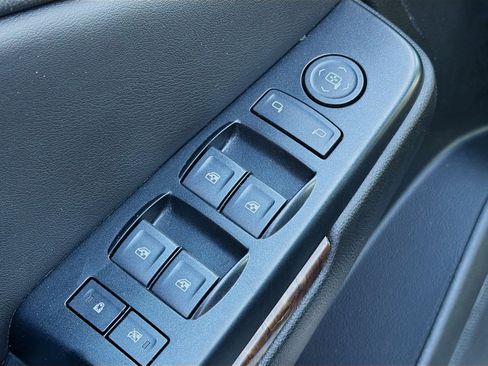 Used 2020 Chevrolet Suburban LS image 23