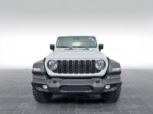 Used 2025 Jeep Wrangler Unlimited Sport AWD/4WD image 2