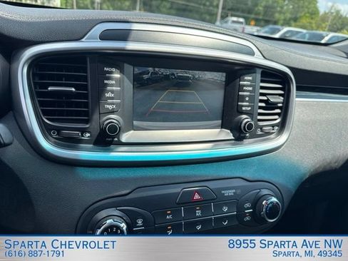 Used 2020 Kia Sorento LX FWD image 22