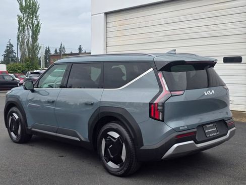 Certified 2024 Kia EV9 Wind AWD/4WD image 3