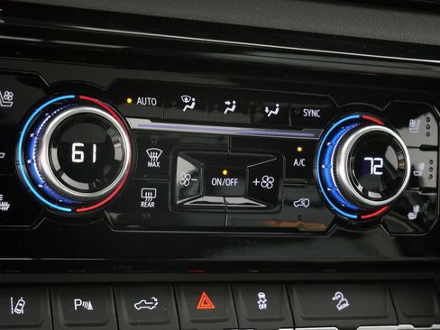 New 2026 GMC Sierra 2500 AT4 w/ AT4 Premium Plus Package AWD/4WD image 29