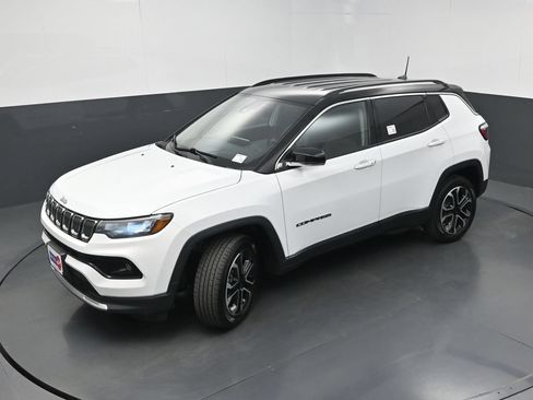 Used 2022 Jeep Compass Limited AWD/4WD image 33