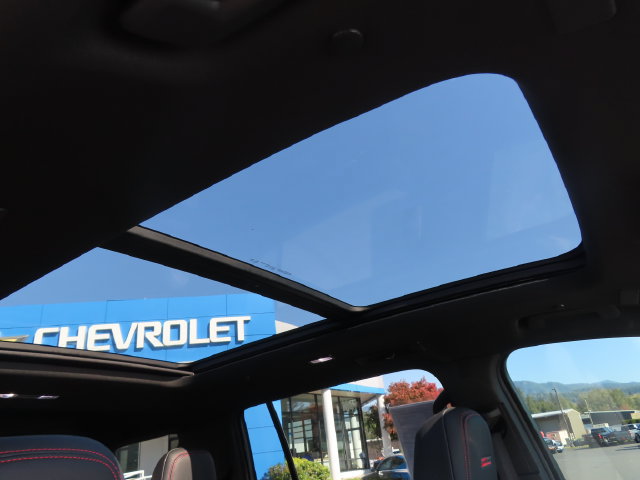Used 2024 Chevrolet Traverse Z71 w/ LPO, Floor Liner Package AWD/4WD image 48
