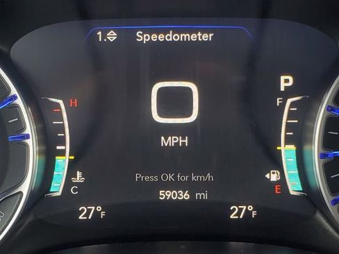 Used 2024 Chrysler Pacifica Touring-L image 16