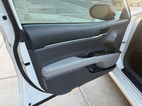 Used 2021 Toyota Camry XLE w/ Navigation Upgrade Package FWD image 19