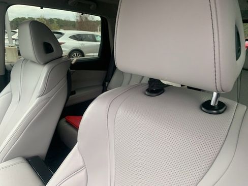 Used 2022 Acura MDX FWD w/ Technology Package image 4