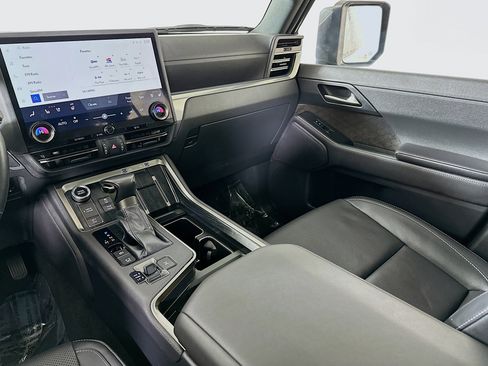 Used 2024 Lexus GX 550 w/ Accessory Package (2T) image 22