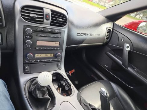 Used 2006 Chevrolet Corvette Convertible w/ Preferred Equipment Group RWD image 18