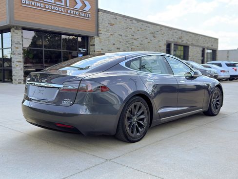 Used 2018 Tesla Model S 100D AWD/4WD image 8