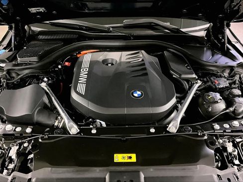 New 2027 BMW 550e xDrive w/ Executive Package AWD/4WD image 14