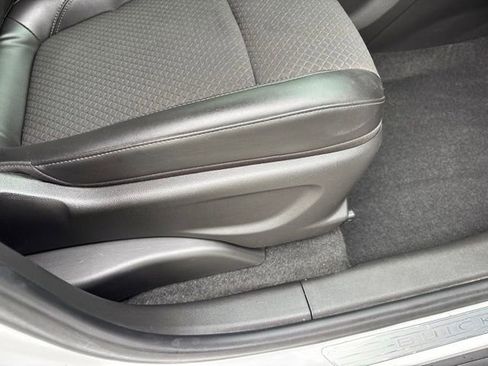 Used 2020 Buick Encore Preferred AWD/4WD image 37