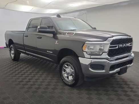 Used 2022 RAM 2500 Tradesman w/ Chrome Appearance Group image 7