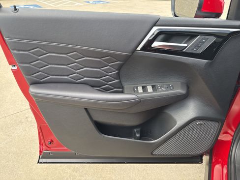 New 2025 Mitsubishi Outlander SEL image 9