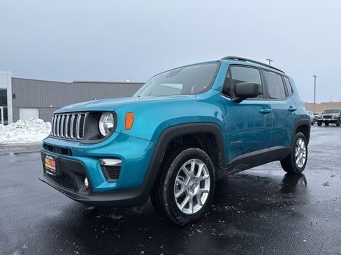 Used 2022 Jeep Renegade Latitude image 3