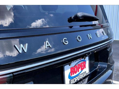 Used 2024 Jeep Wagoneer Series II w/ Convenience Group I AWD/4WD image 31