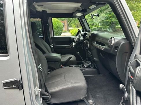 Used 2014 Jeep Wrangler Unlimited Sport AWD/4WD image 39