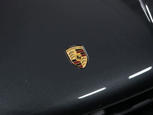 Used 2025 Porsche Macan image 19