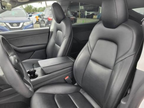 Used 2020 Tesla Model Y Long Range image 18