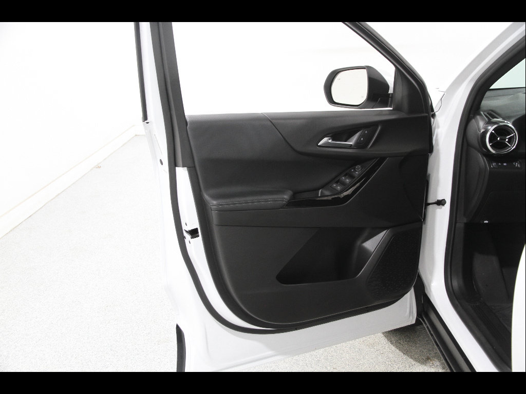 Certified 2025 Chevrolet Equinox LT FWD image 4