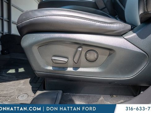 Used 2023 Ford Explorer XLT w/ Equipment Group 202A AWD/4WD image 17