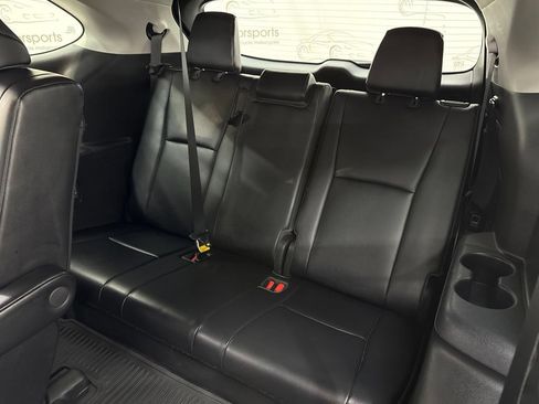 Used 2022 Toyota Highlander XLE AWD/4WD image 30