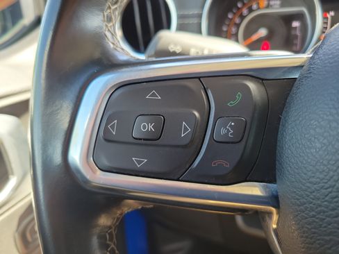 Used 2022 Jeep Wrangler Unlimited Sahara w/ LED Lighting Group AWD/4WD image 16