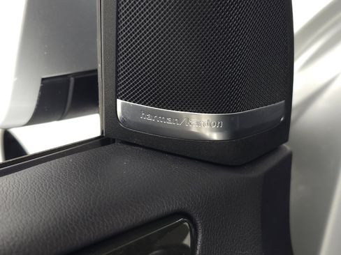 Used 2017 Mercedes-Benz GLS 550 4MATIC image 21