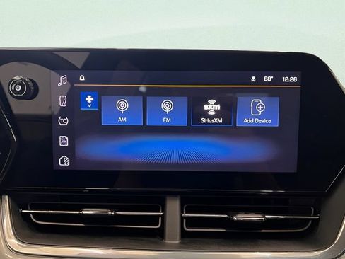 Used 2025 Chevrolet Trax LT FWD image 20