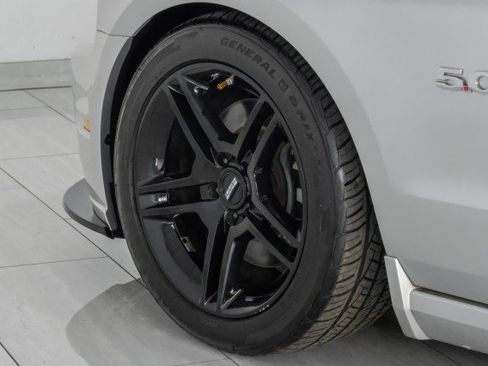 Used 2013 Ford Mustang GT Premium w/ GT Coupe Accessory Pkg 5 RWD image 44