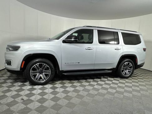 Used 2024 Jeep Wagoneer Series II w/ Flexible Seating Group AWD/4WD image 1