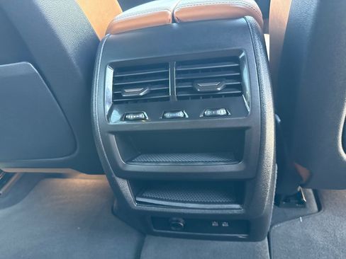 Used 2024 BMW X5 xDrive40i w/ Parking Assistance Package AWD/4WD image 17