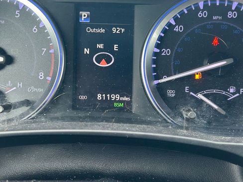 Used 2019 Toyota Highlander XLE FWD image 38