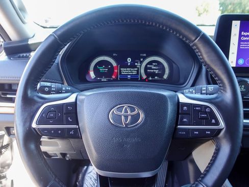 Used 2024 Toyota Grand Highlander AWD image 13