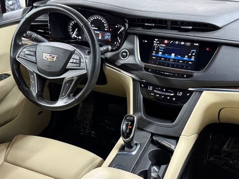 Used 2018 Cadillac XT5 Luxury w/ Driver Awareness Package image 43