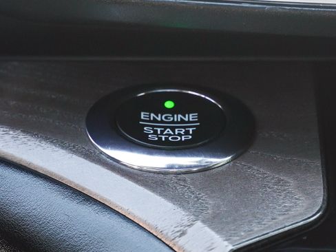 Used 2021 Ford Explorer Platinum w/ Equipment Group 601A AWD/4WD image 43