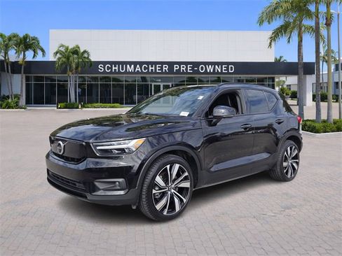 Used 2021 Volvo XC40 P8 Recharge w/ Advanced Package image 3