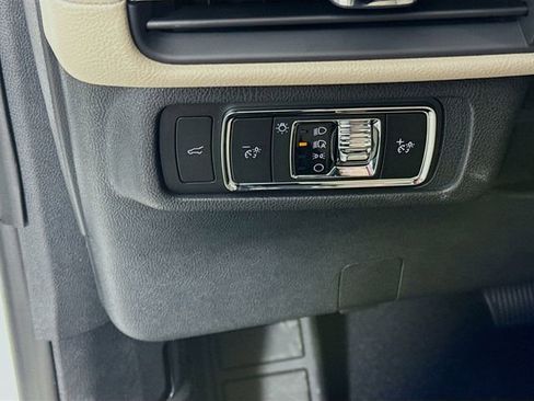 New 2026 Lincoln Corsair Premiere FWD image 11