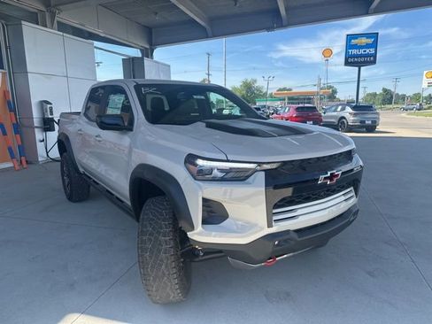 New 2026 Chevrolet Colorado ZR2 w/ Technology Package AWD/4WD image 3